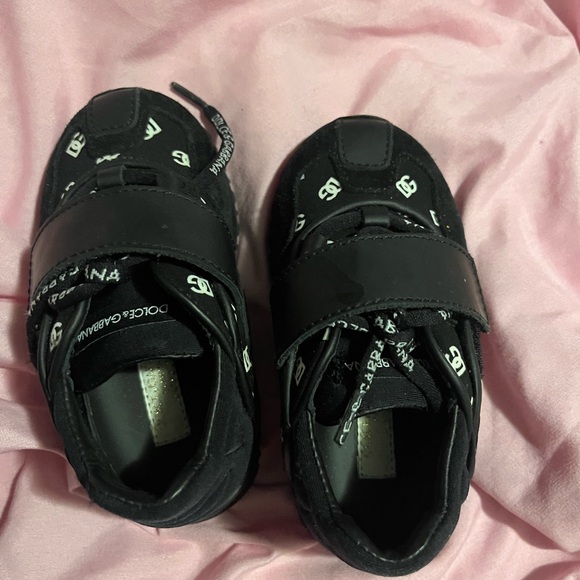 D & g - Picture 2 of 3